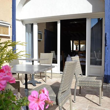 L'Auberge Des Sources Druyes-les-Belles-Fontaines Eksteriør billede